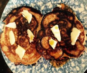 gluten-free Banana oat pancakes w butter